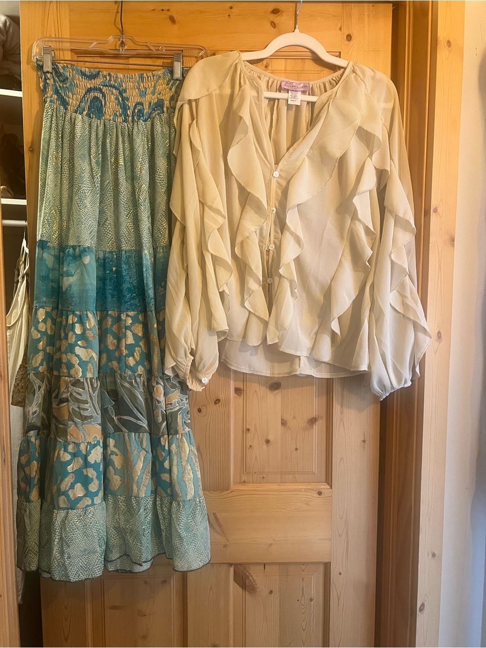 Cream Ruffle Button-Front &back Blouse paired with split skirt NWOT. NEVER WORN